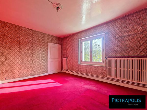 Très grand appartement au dernier étage d'une batisse de caractère
