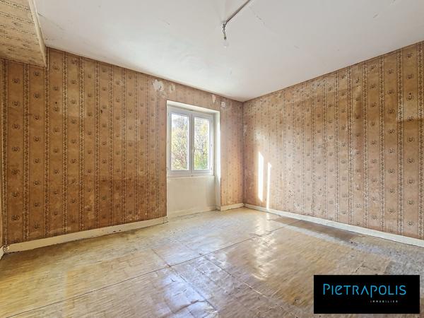 Très grand appartement au dernier étage d'une batisse de caractère