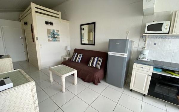 Appartement à louer    1 pièce •  Saint-François