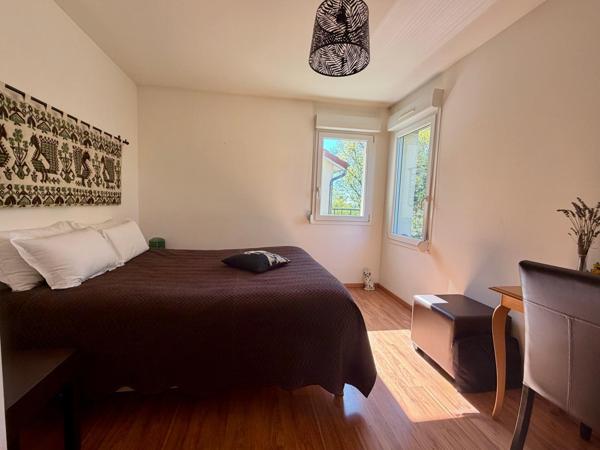 Un cadre de vie unique avec vue dominante, au calme, à quelques minutes de tout.