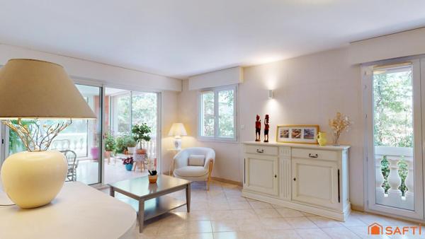 À vendre – Appartement T3 de 80 m² avec terrasse fermée, parking et cave – Proche des plages et du centre-ville