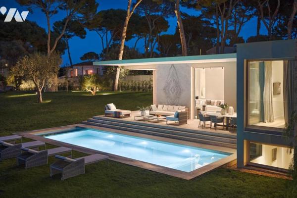 CAP D'ANTIBES - Villa contemporaine dominant la mer