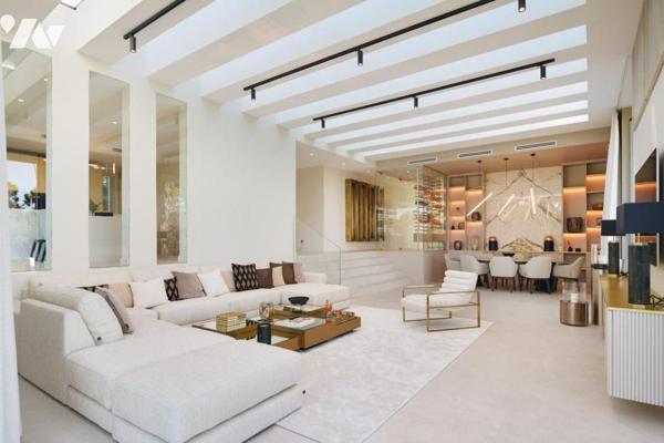 CAP D'ANTIBES - Villa contemporaine dominant la mer