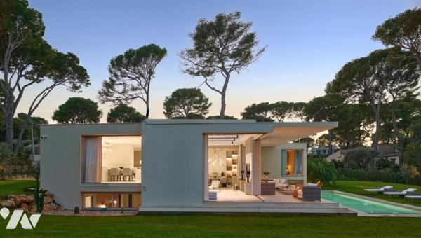 CAP D'ANTIBES - Villa contemporaine dominant la mer