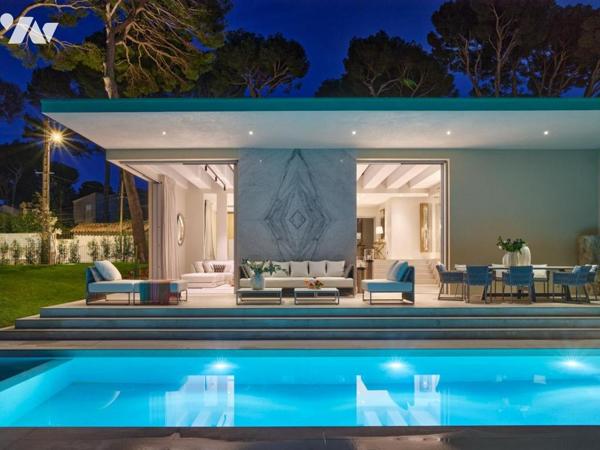 CAP D'ANTIBES - Villa contemporaine dominant la mer