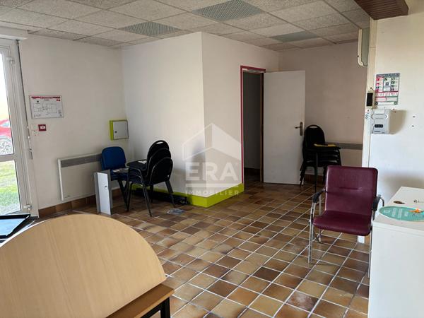 LOCATION Local commercial a usage de bureau