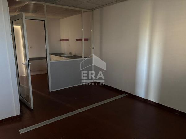 LOCATION Local commercial a usage de bureau