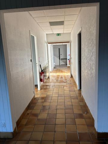 LOCATION Local commercial a usage de bureau