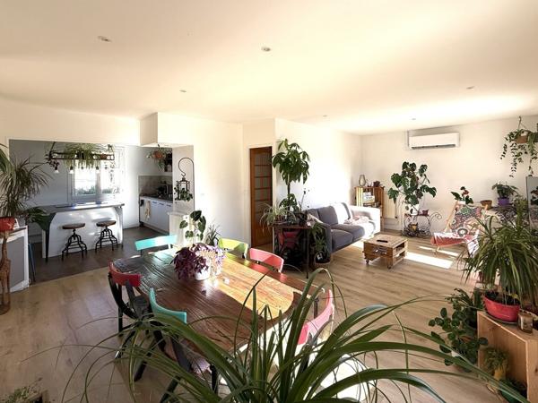 Fonctionnelle et lumineuse maison rénovée.