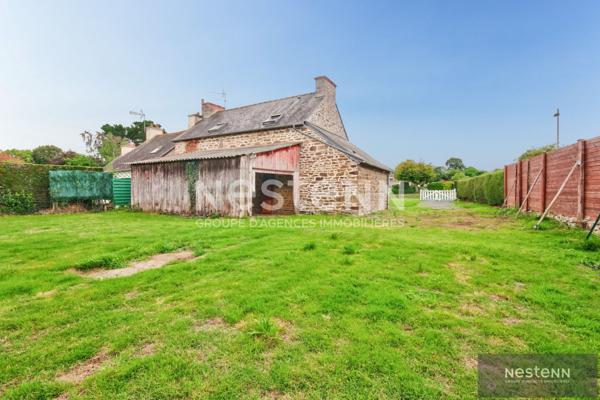 A VENDRE - CENTRE DE QUESSOY - MAISON EN PIERRE