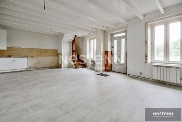 A VENDRE - CENTRE DE QUESSOY - MAISON EN PIERRE