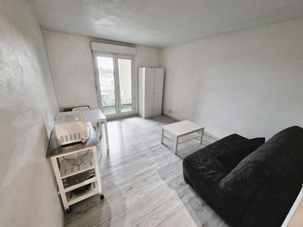 Studio meublé Costières