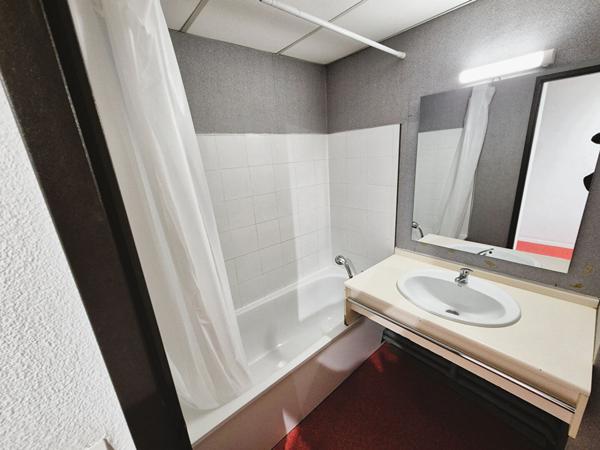 Studio meublé Costières