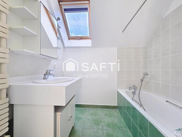 T3 duplex - dernier étage + cave + GARAGE