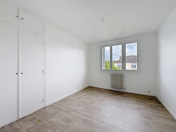 APPARTEMENT T4 - SPACIEUX - CENTRE-VILLE