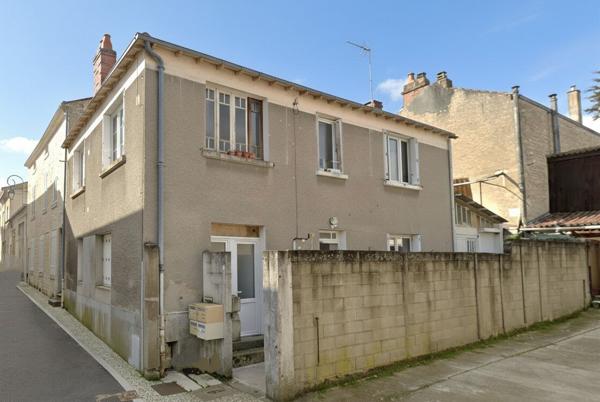 Immeuble - à rénover au coeur de Fontenay Le comte