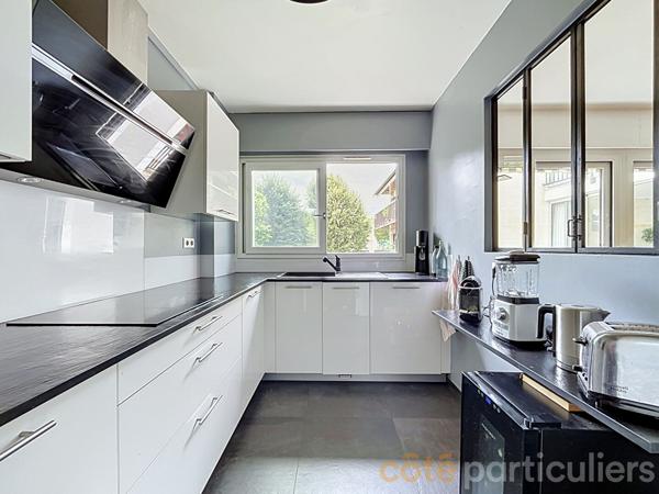 Vente
                Appartement89,97 m² - 3 Pièces -
                    SAINT MAUR DES FOSSES (94210)