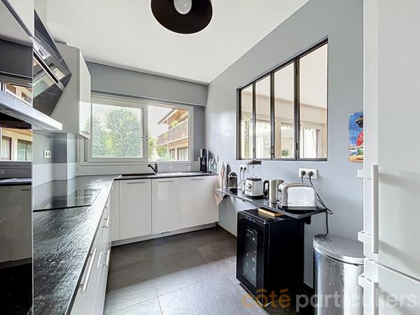 Vente
                Appartement89,97 m² - 3 Pièces -
                    SAINT MAUR DES FOSSES (94210)