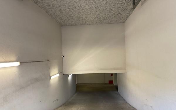 Stationnement à vendre    15 m2 Castelnau-le-Lez