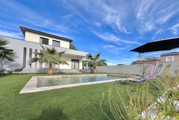 Saint-Geniès-de-Malgoirès (30190) Villa contemporaine 161 m² – Piscine – Pool house – Garage – Terrain 790 m²