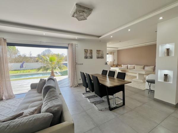 Saint-Geniès-de-Malgoirès (30190) Villa contemporaine 161 m² – Piscine – Pool house – Garage – Terrain 790 m²