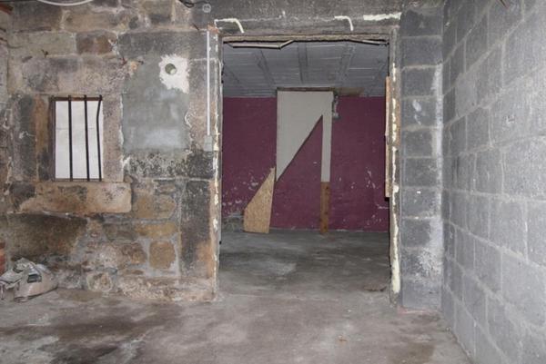 Parking à LE CHAMBON-FEUGEROLLES, 42500 -