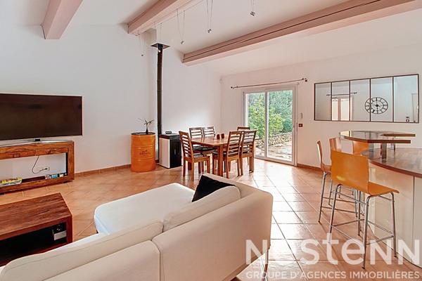 Maison Lorgues T5 de 98m² sur un terrain de 1437m² + piscine forme libre