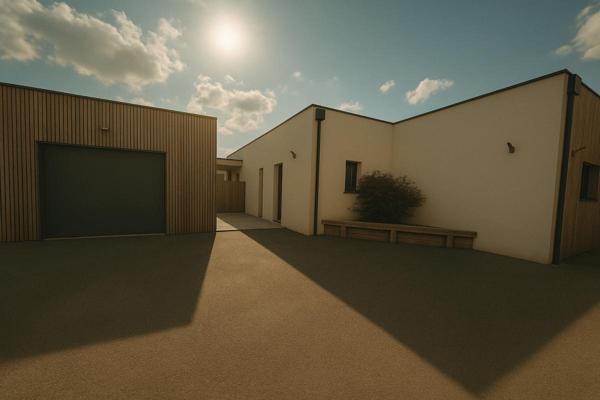 PROPRIETE 8 PIECES 5 CHAMBRES AVEC DEPENDANCE (T2) GARAGE PISCINE 1000M² DE TERRAIN