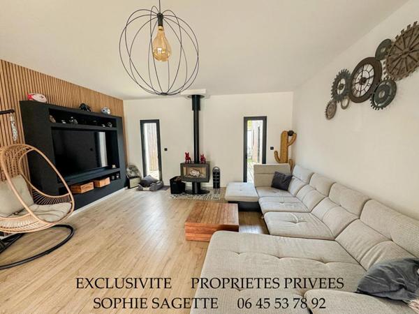 PROPRIETE 8 PIECES 5 CHAMBRES AVEC DEPENDANCE (T2) GARAGE PISCINE 1000M² DE TERRAIN