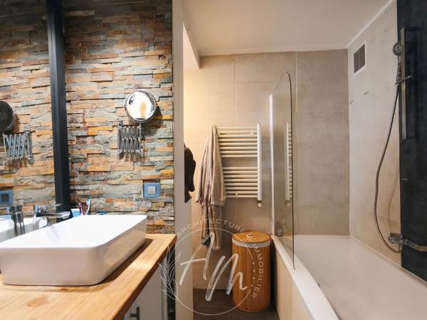 Appartement
         2 pièces
        - 40 m² Exclusivité 437 000 € *