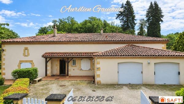 VASTE MAISON FAMILIALE DE PLAIN-PIED AVEC PISCINE ET DOUBLE GARAGE