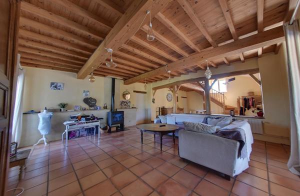 Maison Coup de Coeur à Montbartier ? Ferme Rénovée au Charme Authentique