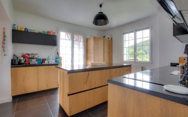 Maison à vendre    6 pièces • 159 m2 Saint-Pée-sur-Nivelle