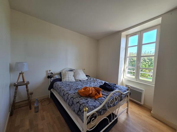 Immeuble à SAINT-JEAN-D'ANGELY, 17400 - 300m²