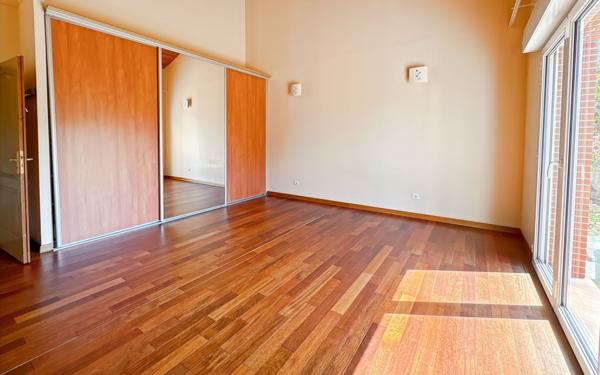 Maison à louer    6 pièces • 288,72 m2 Toulouse