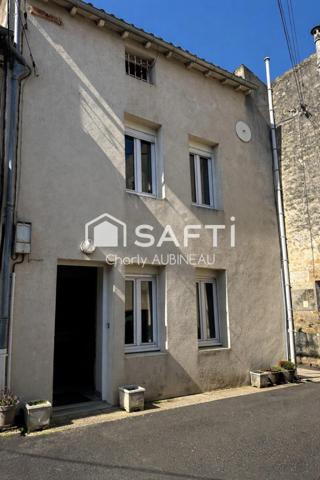 Maison de ville  – Proche commodités –   Niort