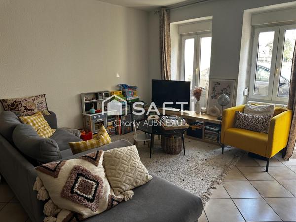 Maison de ville  – Proche commodités –   Niort