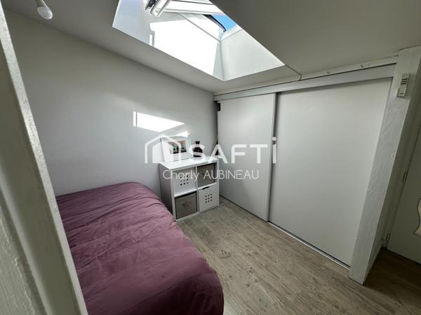 Maison de ville  – Proche commodités –   Niort