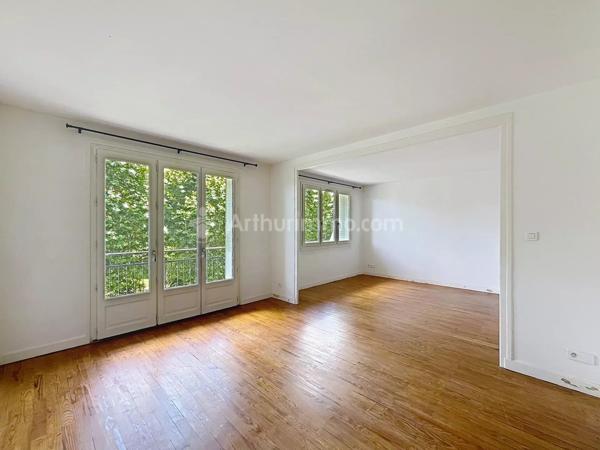 Location                                                      Appartement
                        
                     3 pièces                      92 m2                     à Chamalières