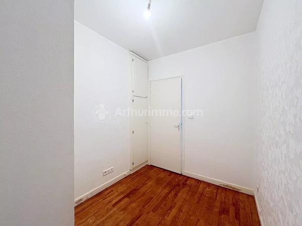 Location                                                      Appartement
                        
                     3 pièces                      92 m2                     à Chamalières