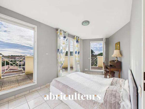Appartement T4 lumineux Dernier étage et Grande terrasse en vente à Gujan-Mestras (33470)