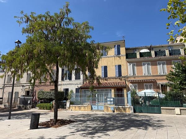 Appartement à louer 780 € CC Marseille 3 p 46 m² DPE C