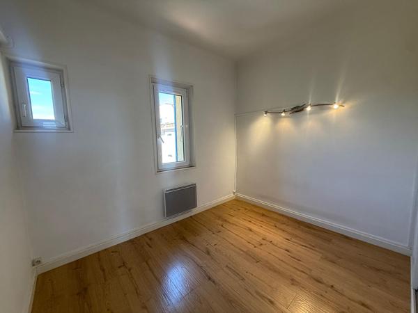 Appartement à louer 780 € CC Marseille 3 p 46 m² DPE C