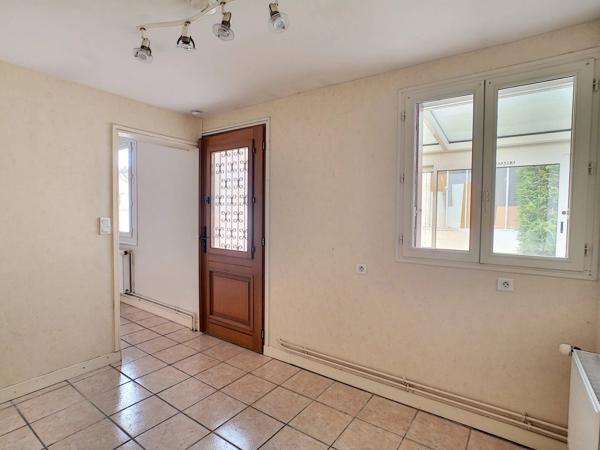 Location                                                      Maison de ville
                        
                     2 pièces                      45 m2                     à Fontainebleau