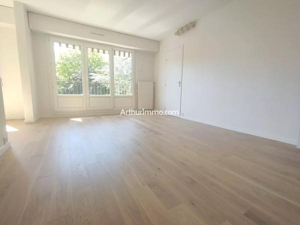 Location                                                      Appartement
                        
                     4 pièces                      69 m2                     à Sucy-en-Brie