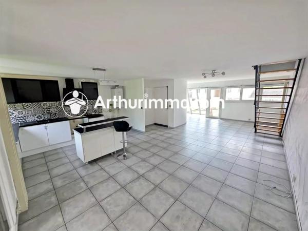 Vente                                                      Appartement
                        
                     3 pièces                      97 m2                     à Savigny-le-Temple