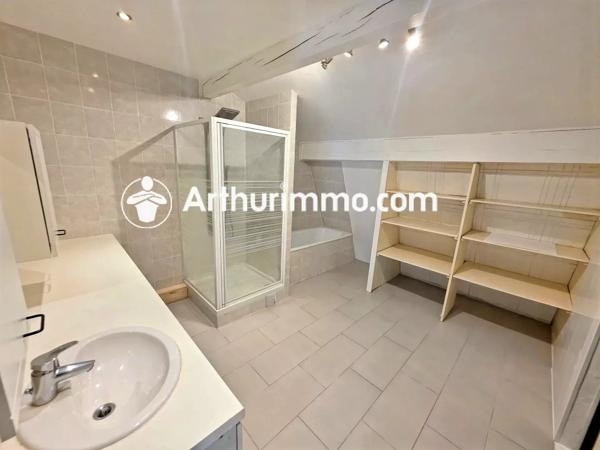Vente                                                      Appartement
                        
                     3 pièces                      97 m2                     à Savigny-le-Temple