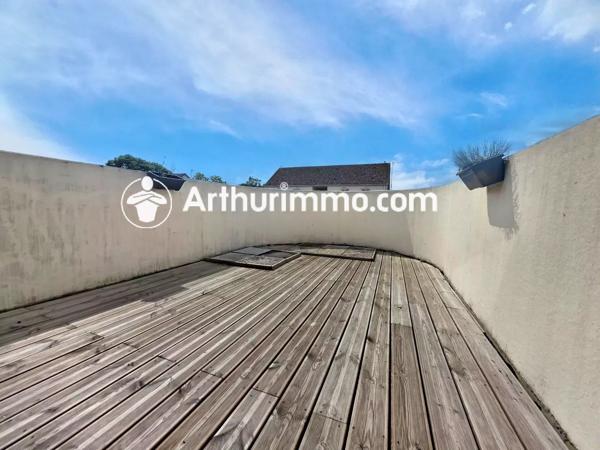 Vente                                                      Appartement
                        
                     3 pièces                      97 m2                     à Savigny-le-Temple
