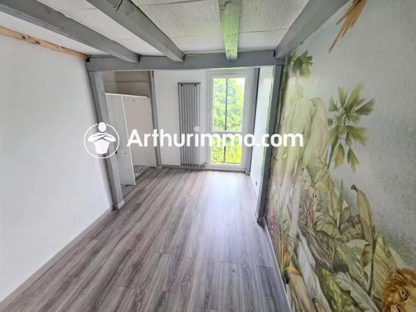 Vente                                                      Appartement
                        
                     3 pièces                      97 m2                     à Savigny-le-Temple
