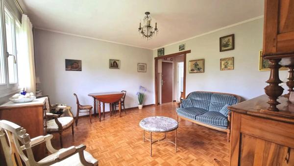 Vente                                                      Appartement
                        
                     3 pièces                      60 m2                     à Beynes